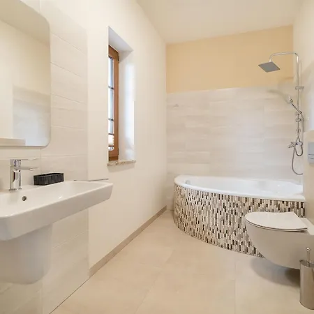 Urszuli 89-606 Ul Turystyczna 39 Хажуковы